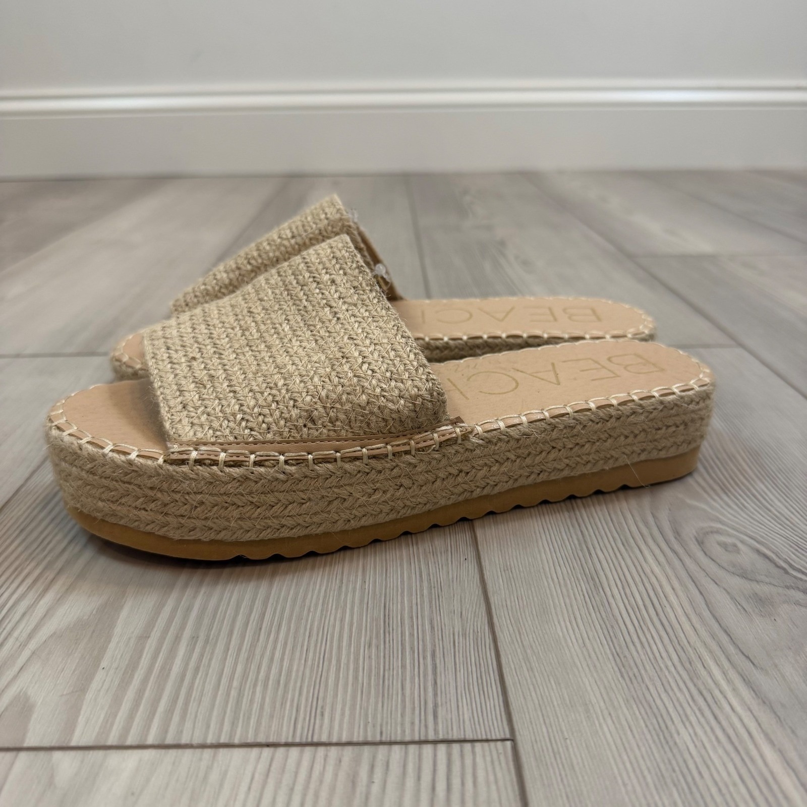 Beach By Matisse Women 10m Tan Woven Jute Platform Espadrille Slide Sandals